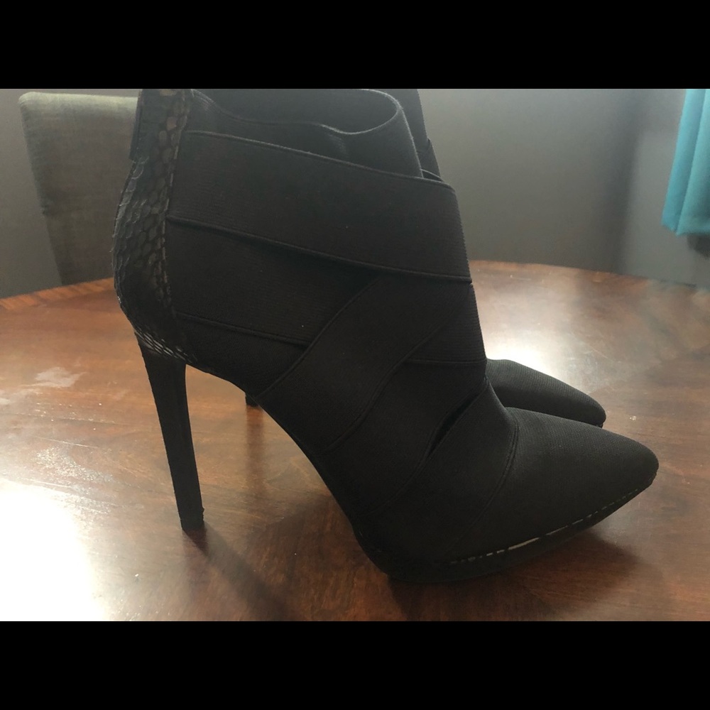 Black snake trim Booties